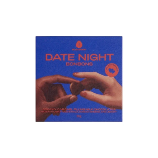 Praline afrodisiace din ciocolată THE OH COLLECTIVE Date Night Bonbons, unisex , 12 cărți de joc incluse “Adevăr sau Provocare”, cu maca și ginseng, 4 buc (albastră)