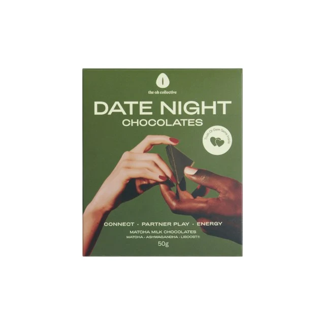 Ciocolată afrodisiacă unisex THE OH COLLECTIVE Date Night Chocolates, carte de joc inclusă “Adevăr sau Provocare”, cu matcha și căpșuni, 50 g (verde)